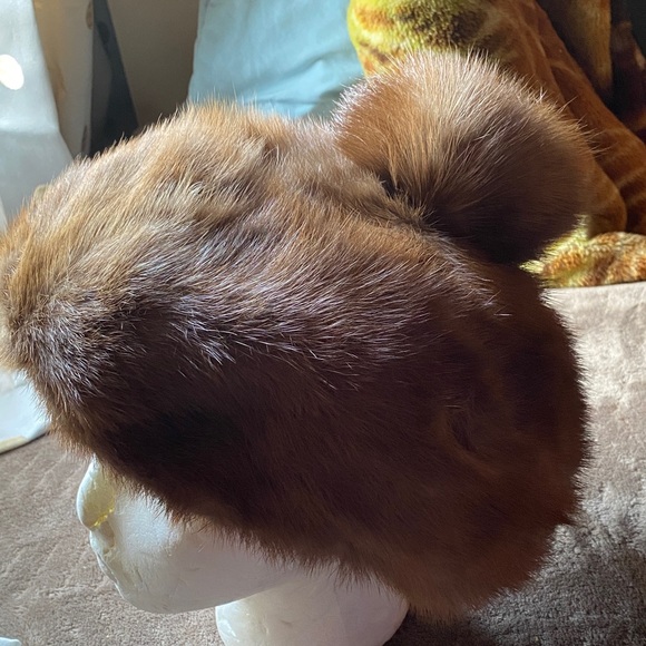 Accessories - Vintage Union Made Brown beaver Fur Hat with Pom Pom